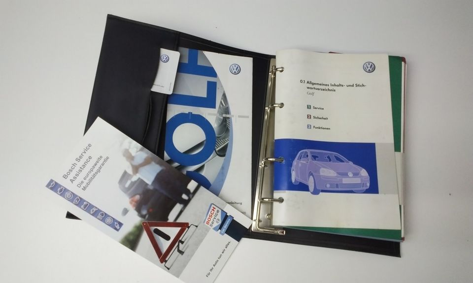 Orig. VW Golf 5 Bordbuch Bedienungsanleitung Servicemappe in Forstern
