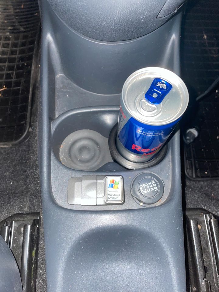 +++ Red Bull Getränkehalter Einlage Fiat 500