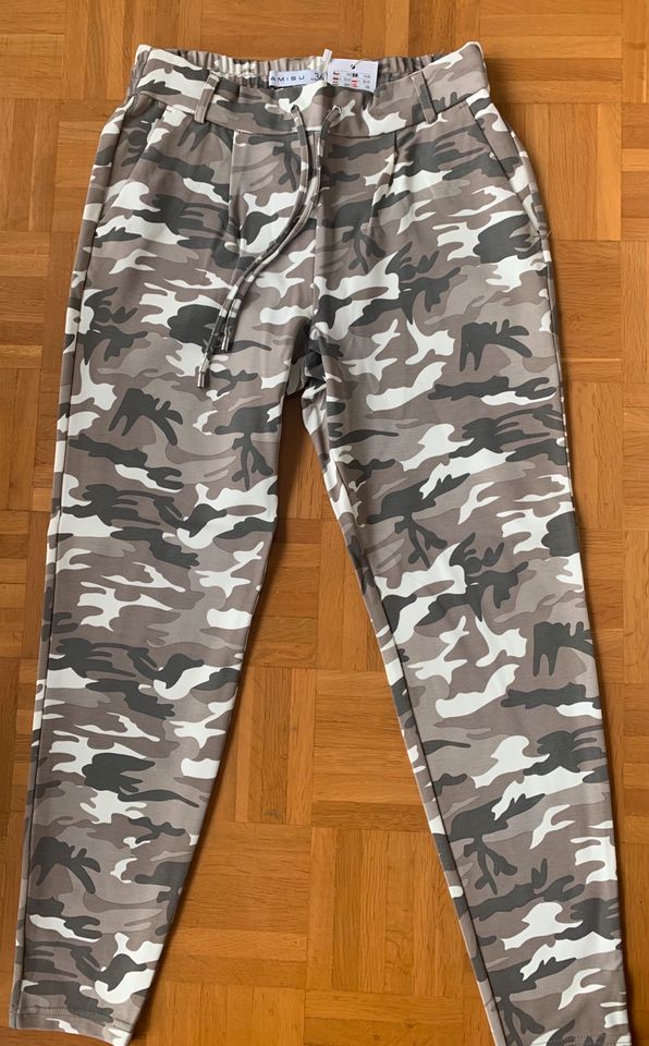 Hose, Camouflage, Tarnfarben, sehr bequem, Gr. 36 in Münchhausen