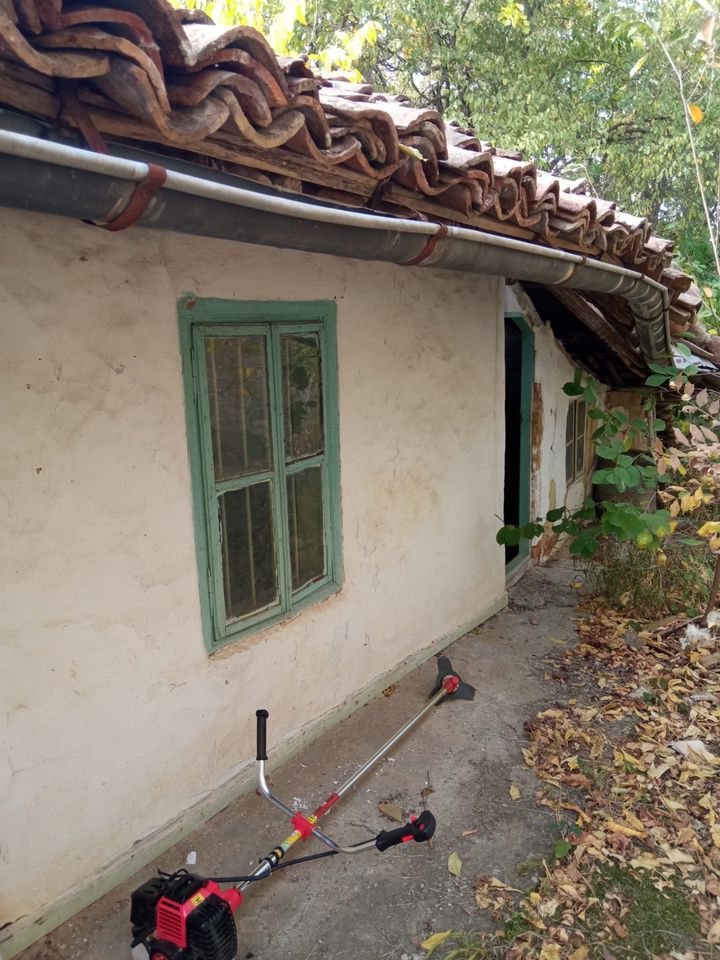 Zur verkaufen Grünfläche mit alte Haus in Bulgarien in Duisburg