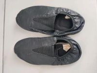 Leder Turnschläppchen Gymnastikschuhe Schwarz Gr. 36 Rheinland-Pfalz - Dierdorf Vorschau