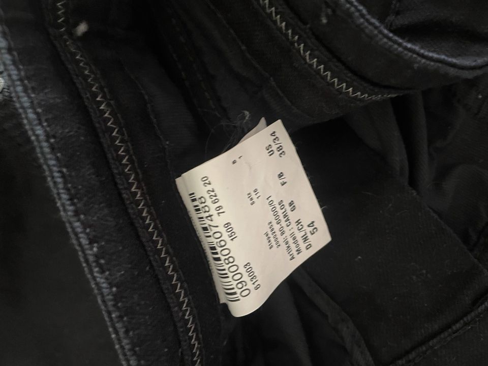 Brax Herrenjeans schwarz Größe 54 in Sellin