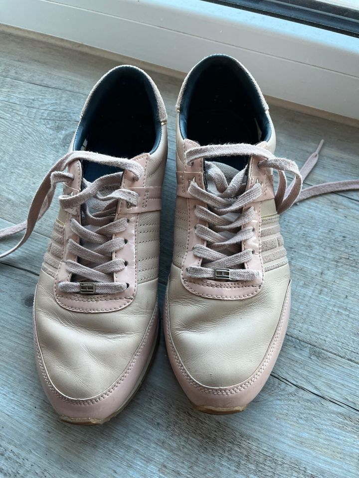 Tommy Hilfiger Damenschuhe Sneaker rosa Gr 39 in Öhringen