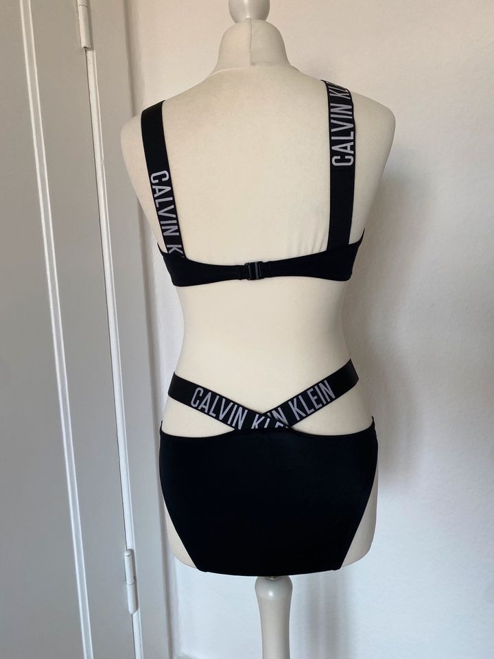 Calvin Klein Bikini  M/L in Berlin