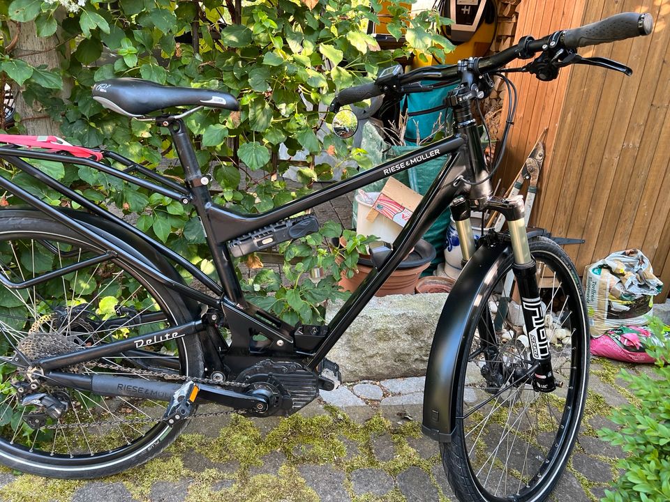 Riese und Müller E-Bike Delite mit zusätlichen Laufrädern in Illerkirchberg