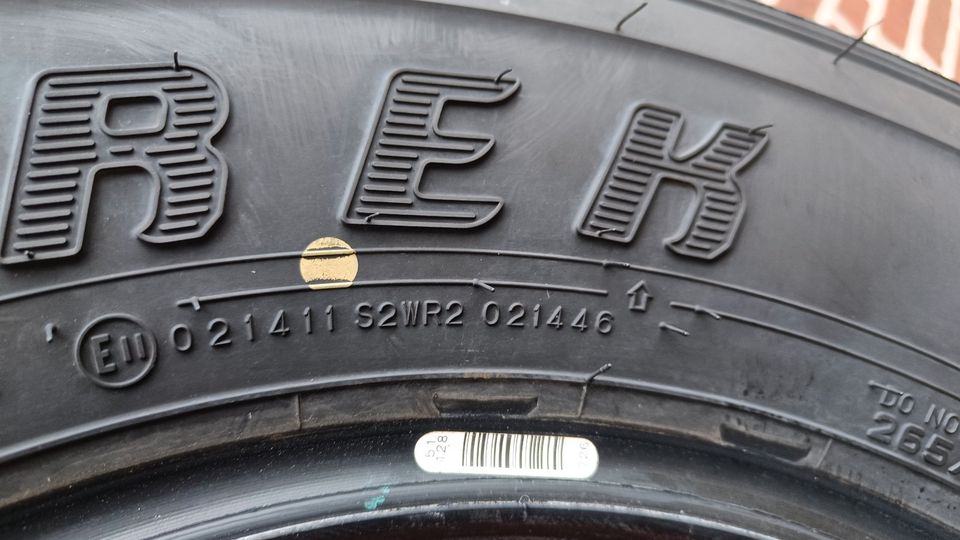 Top Reifen 265/70 R16 Dunlop neuwertig nur 37 Kilometer gefahren in Halle (Westfalen)