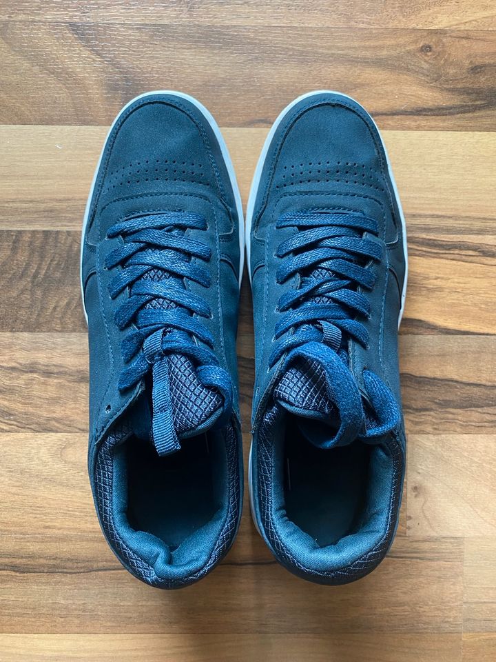 Sneaker  dunkelblau     Größe  40    NEU in Hagen