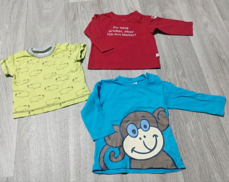 Baby-Kleidungspaket: Jacke, Hosen, Shirts, Bodies 68 in Suhl