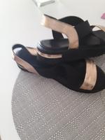 Tamaris Sandalen Gr.39 fast neu Nordrhein-Westfalen - Kreuzau Vorschau