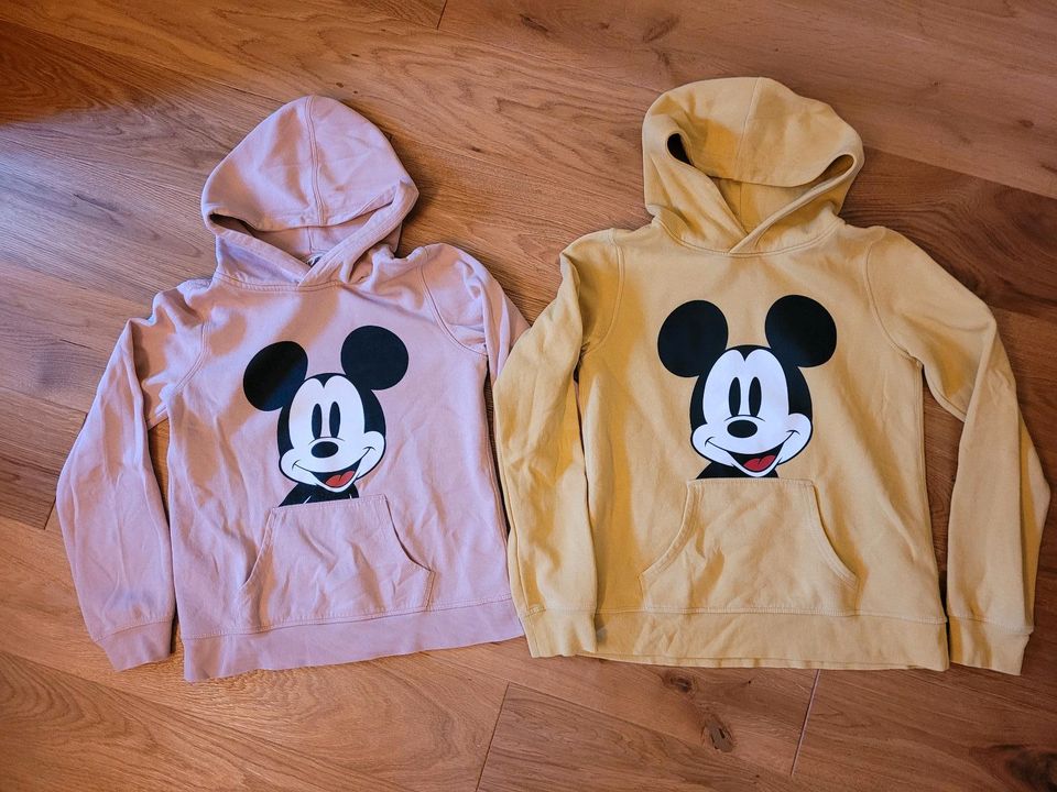 2x Hoodie Pullover Mickey Maus gelb rosa in Saarbrücken