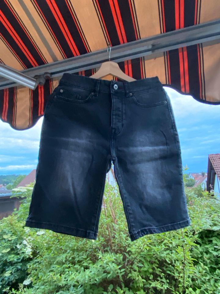 Bench Sommer Jeans Shorts in Weisendorf