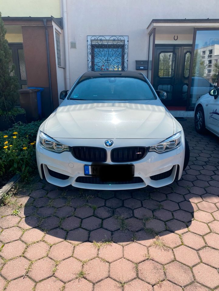 Bmw M4 Coupe DKG Carbon HUD Kamera in München