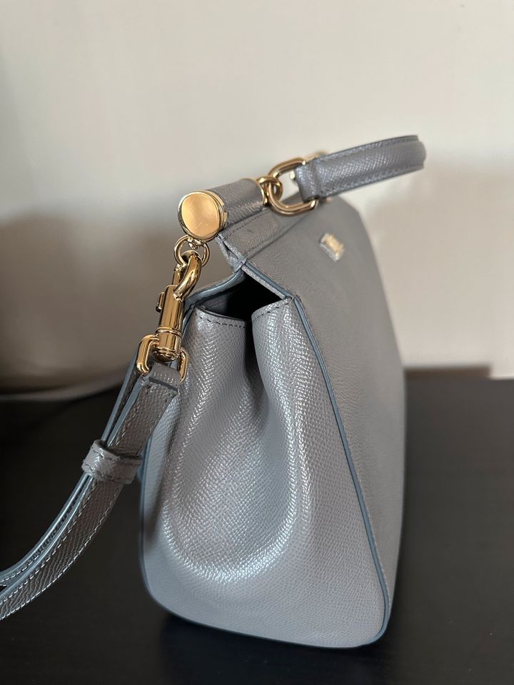 Original Dolce Gabbana Tasche Leder Grau/DG Family Neupreis:1750€ in Berlin