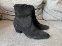 warm gefüttterte CLOSED Leder Stiefel STIEFELETTEN schwarz Gr. 38 Hamburg-Mitte - HafenCity Vorschau