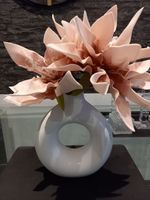 Biete eine Dekovase aus Keramik mit  2 Blumen Saarland - Wadern Vorschau