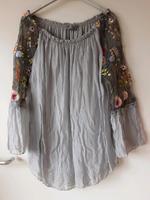 Bluse mit Blumenmuster.. süsser Spitze...grey Nordrhein-Westfalen - Kreuzau Vorschau