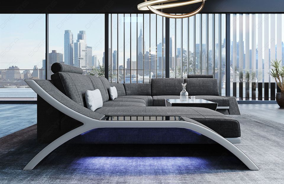 Polster Sofa Wohnlandschaft Calabria XXL mit LED und USB-Port in Berlin