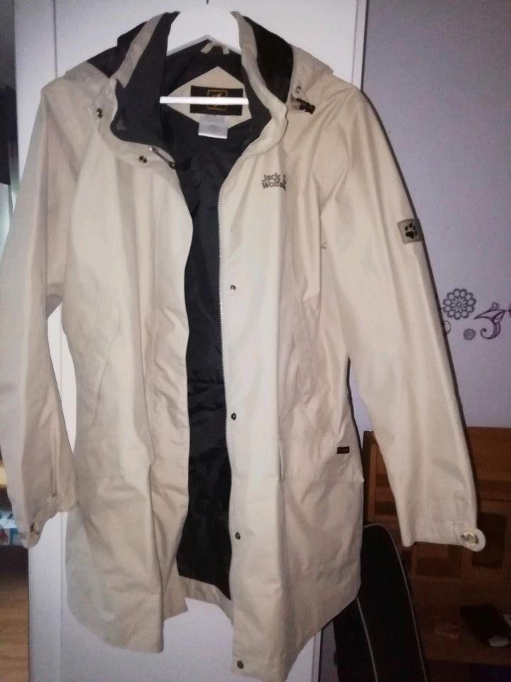 Regenjacke Jack Wolfskin in Neuenkirchen-Vörden