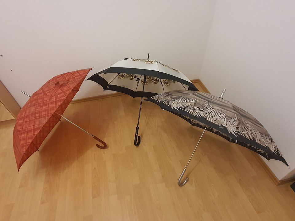 3 Damen Automatik-Regenschirme - davon 1x Marke: "Pierre Cardin" in Saarwellingen