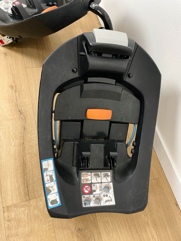 Cybex Babyschale inkl. 2x Aton Base 2-fix Isofix Station in Hanau