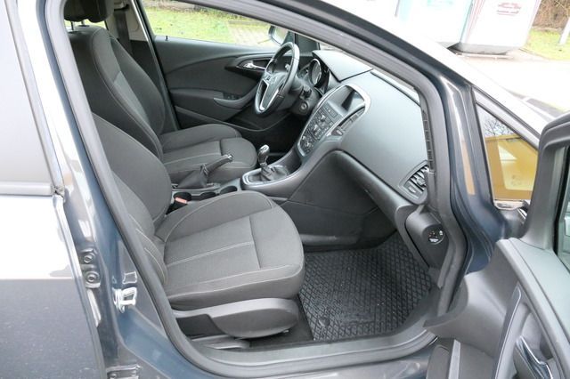 Opel Astra J Sports Tourer 1,6 CDTI in Rohrbach (Pfalz)