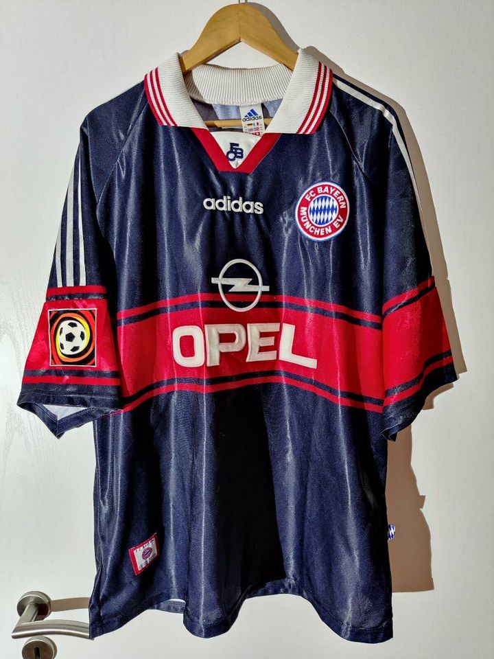 Komplettes Bayern München Trikot 1997-1999 | Trikot Hose Stutzen in Lich