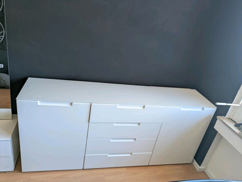 Kommode zu verschenken abholung in Bayenthal in Innenstadt Köln