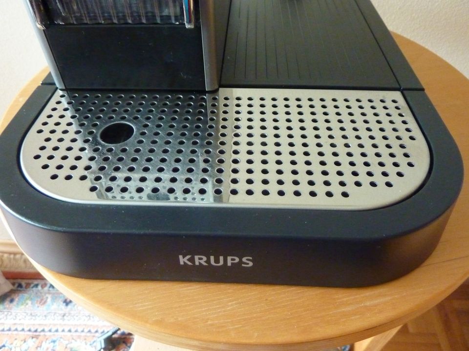 Nespresso Krups Kaffeemaschine, schwarz, Ersatzteile usw. in Ellwangen (Jagst)