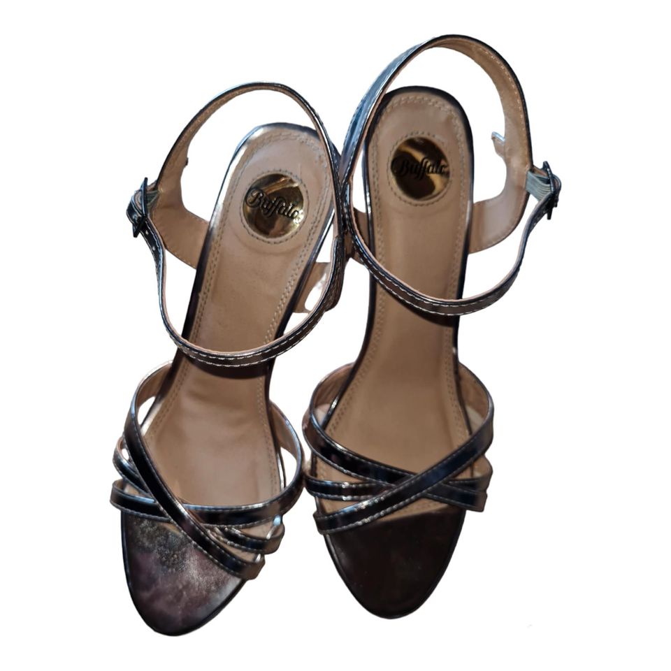 Buffalo Sandalen Schuhe High Heels Pumps gr 39 in Michelau i. OFr.