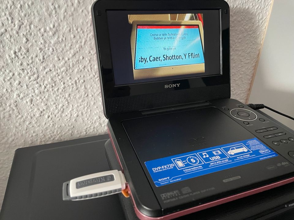 2x Sony Portable Tragbare DVD Region 1 & 2 in Frankfurt am Main