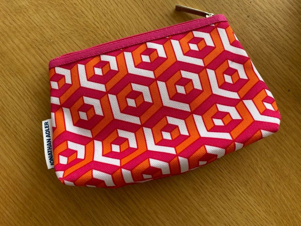 Kosmetiktasche von Donald und Clinique bzw. Jonathan Adler in Lauffen