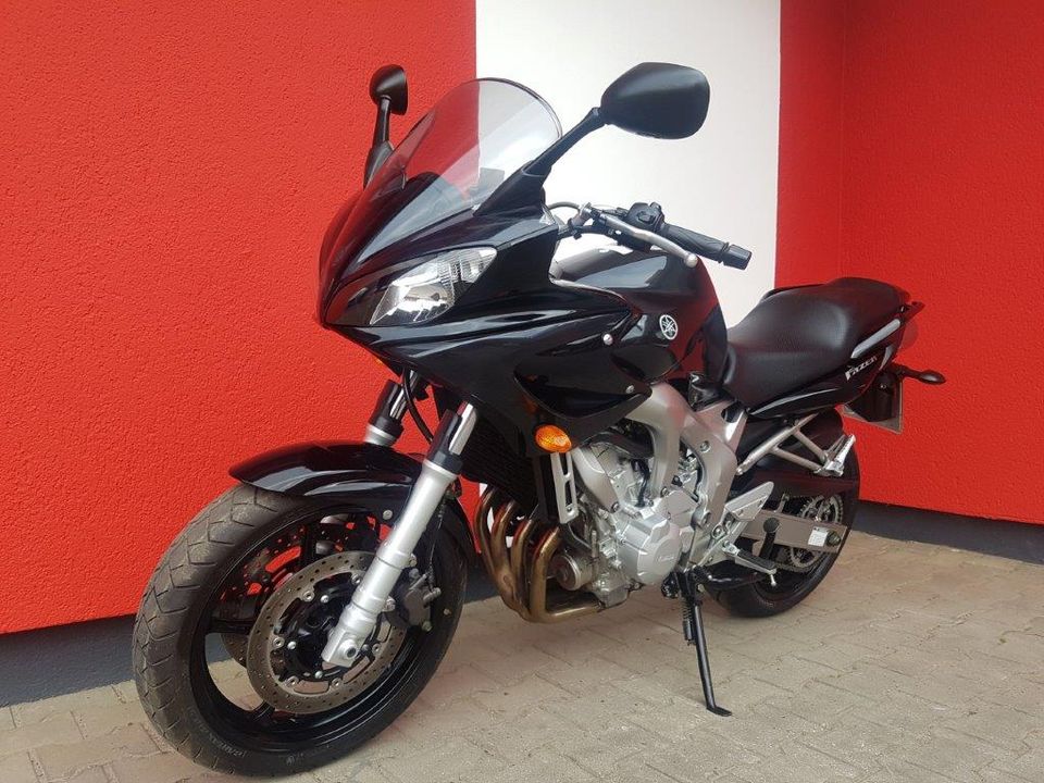 Yamaha FZ6 FAZER SUPER ZUSTAND ZWEIRAD HASSEMER in Malchin