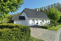 Idyllisches Traumhaus auf der Sonneninsel Rügen am Waldrand in Strand-/Yachthafennähe zu vermieten! Mecklenburg-Vorpommern - Glowe Rügen Vorschau