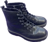 H&M Combat Boots Schnürstiefel schwarz Mädchen Größe 38 Brandenburg - Spreewaldheide Vorschau