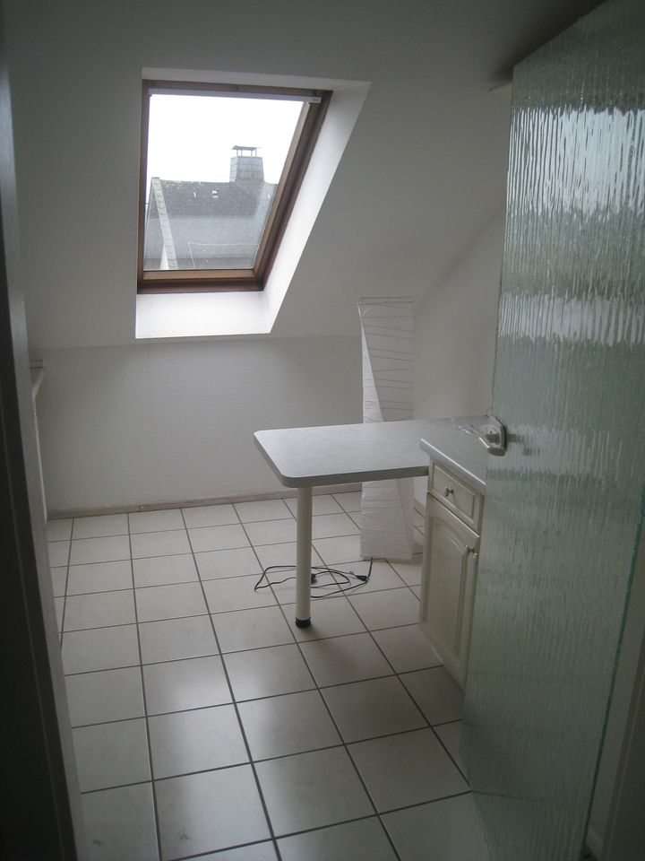 Ruhige 2 Zimmer Dachgeschoß- Wohnung ca. 50 qm Odersbach in Weilburg