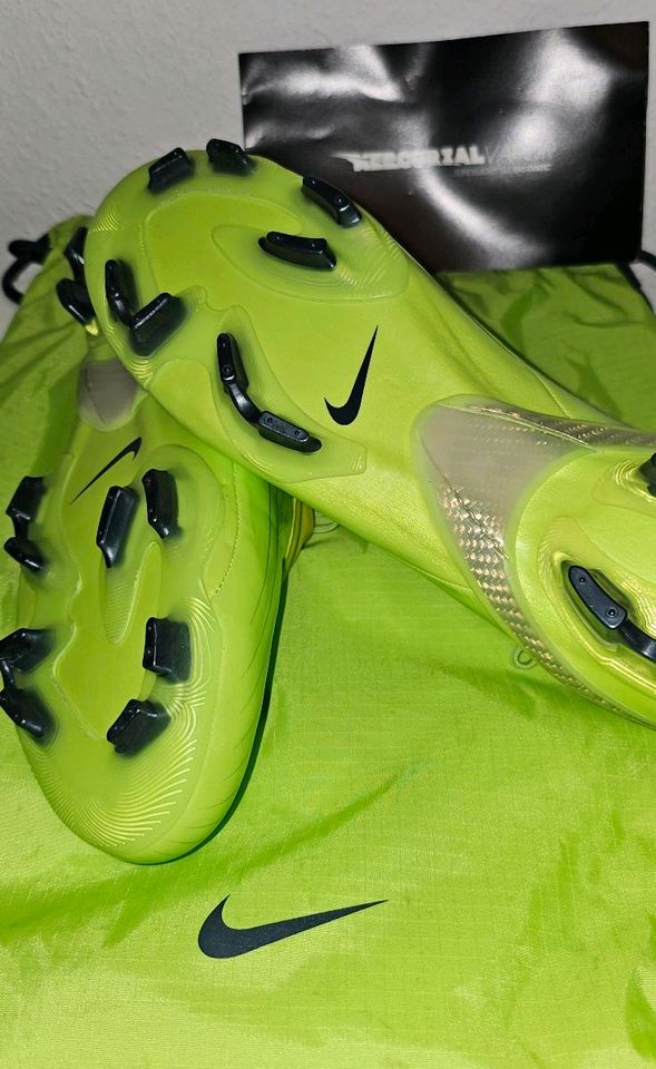 Nike Mercurial Vapor IV CR7 !! NEU !! 44,5 / 10,5 in Kempten