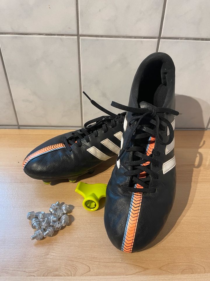 Adidas Fußballschuhe 11nova Schraubstollen Leder Schwarz 44 in Notzingen