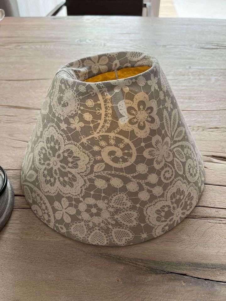 Greengate Lampe Alba Warm Grey und Lace Warm Grey in Selent