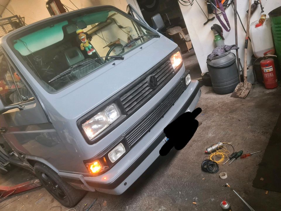 Vw T3 Doppelscheinwerfer mit schwarzem Grill in Dietzhölztal