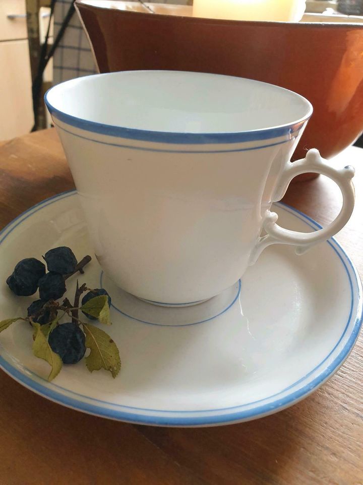 ältere Namens Tasse, französisch, Camille, brocante in Celle