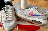 Nike Air Max Motif Größe 40 grau/weiß Niedersachsen - Nordenham Vorschau