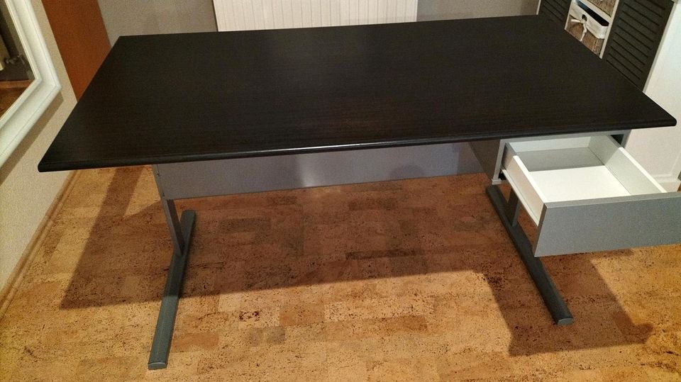 Schreibtisch von IKEA in Sassenberg