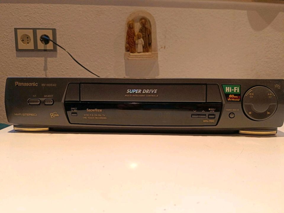 Panasonic VHS Player Videokassettengerät NV HD 640 in Bomlitz