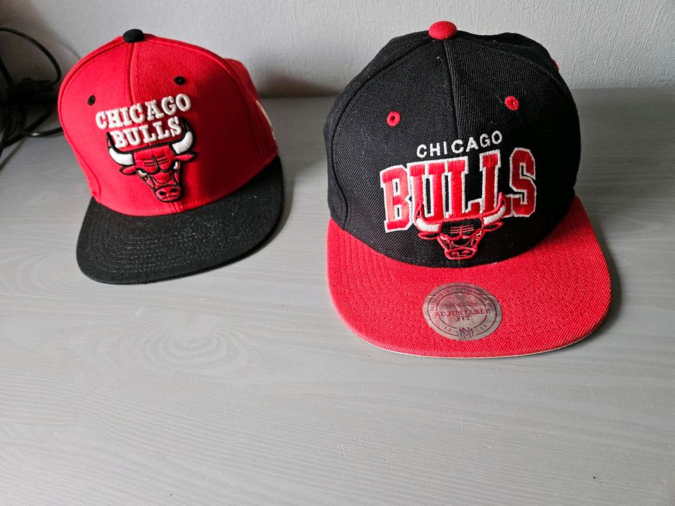 2 Chicago Bulls Cappys in Meppen