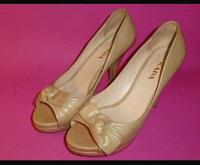prada peep totes 37,5 beige Sommer Schuhe pumps Baden-Württemberg - Efringen-Kirchen Vorschau