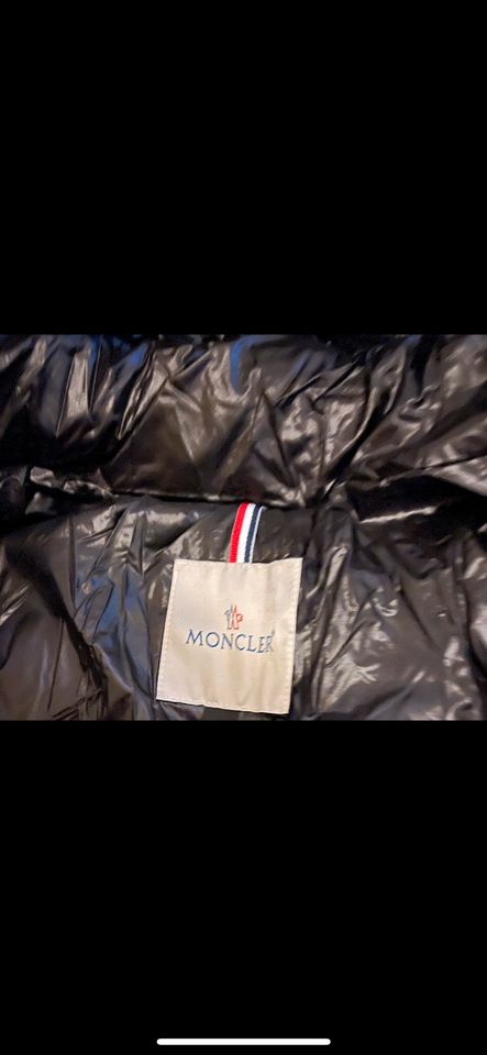 Moncler Jacke in Asbach