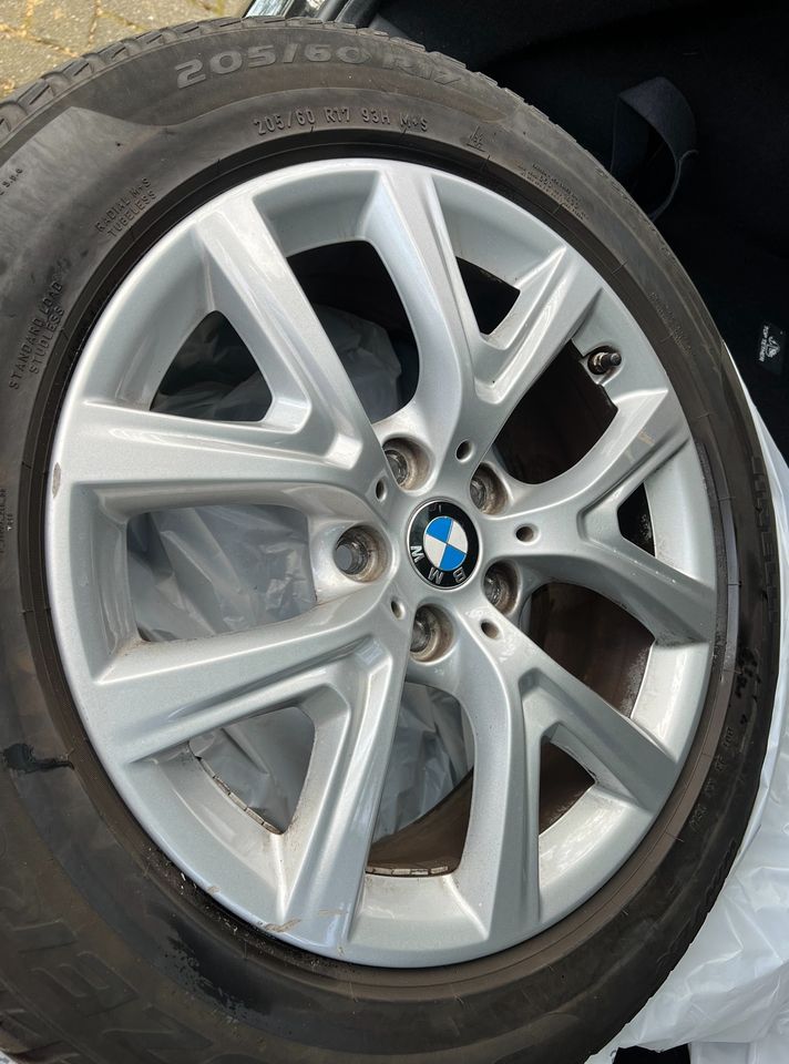 ++4x Original BMW-Felgen_PIRELLI Winterreifen 205/60 R17, 92H M+S in Hamburg