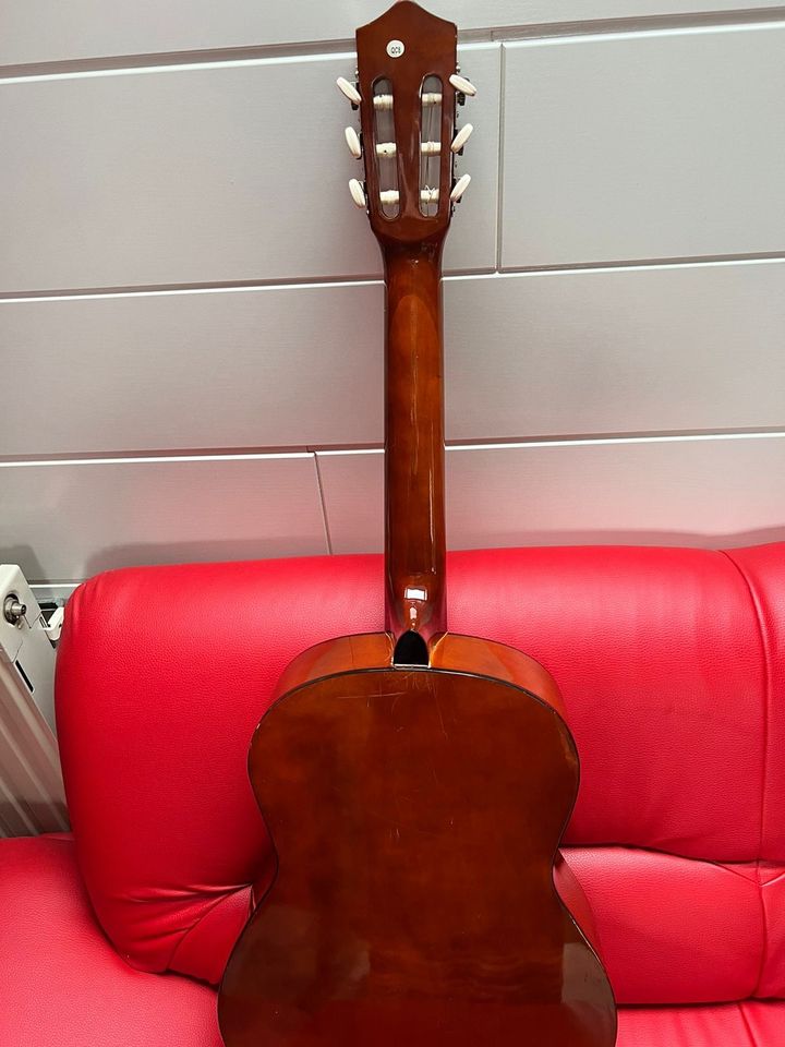 Gitarre (Instrument) in Saarwellingen