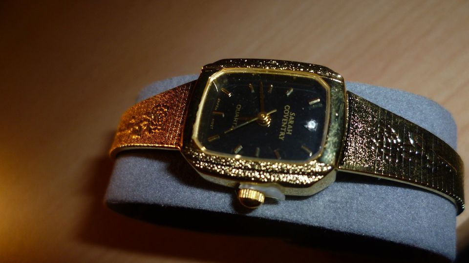 Zierliche Damen Armbanduhr Neu in OVP in Bonn