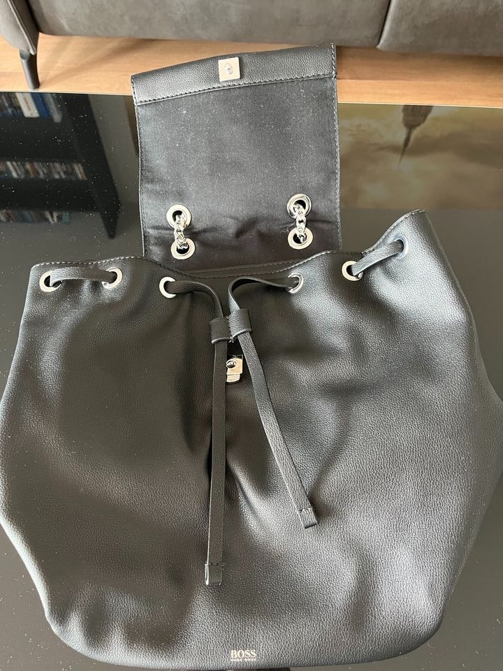 Hugo Boss Damen Rucksacktasche „NEU“ ohne Etikett in Reutlingen